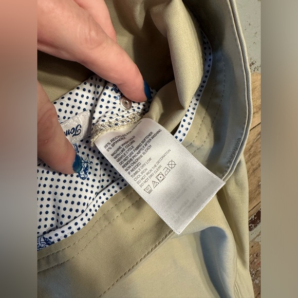Tommy Bahama 42 x 30 men’s khaki casual pants. Super soft and super trendy.!! - Picture 5 of 5